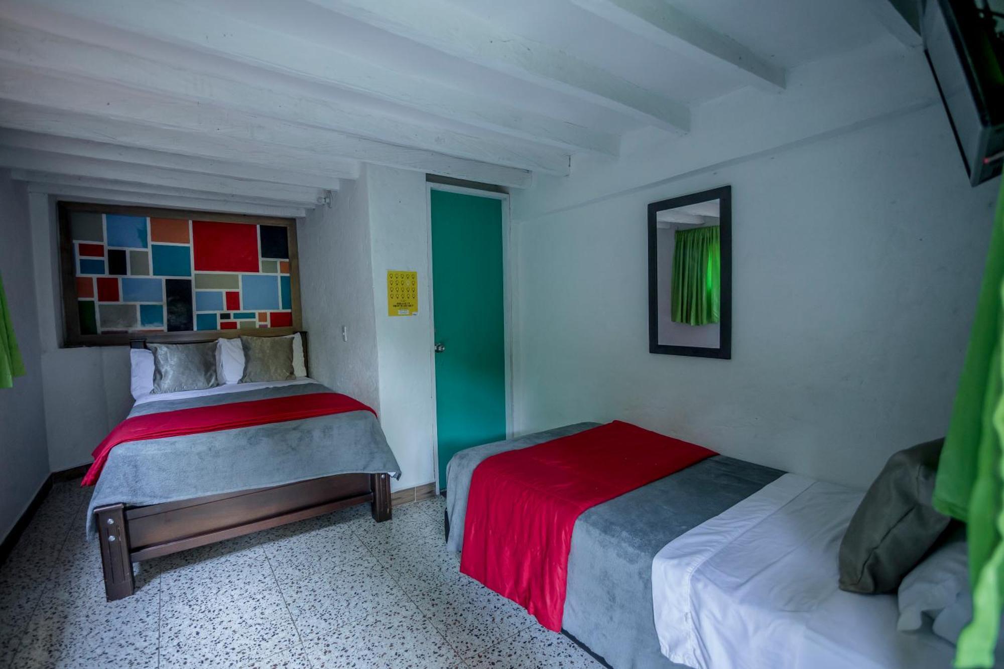 Hotel Marrokos Aeropuerto Jose Maria Cordova 瓜尔内 外观 照片