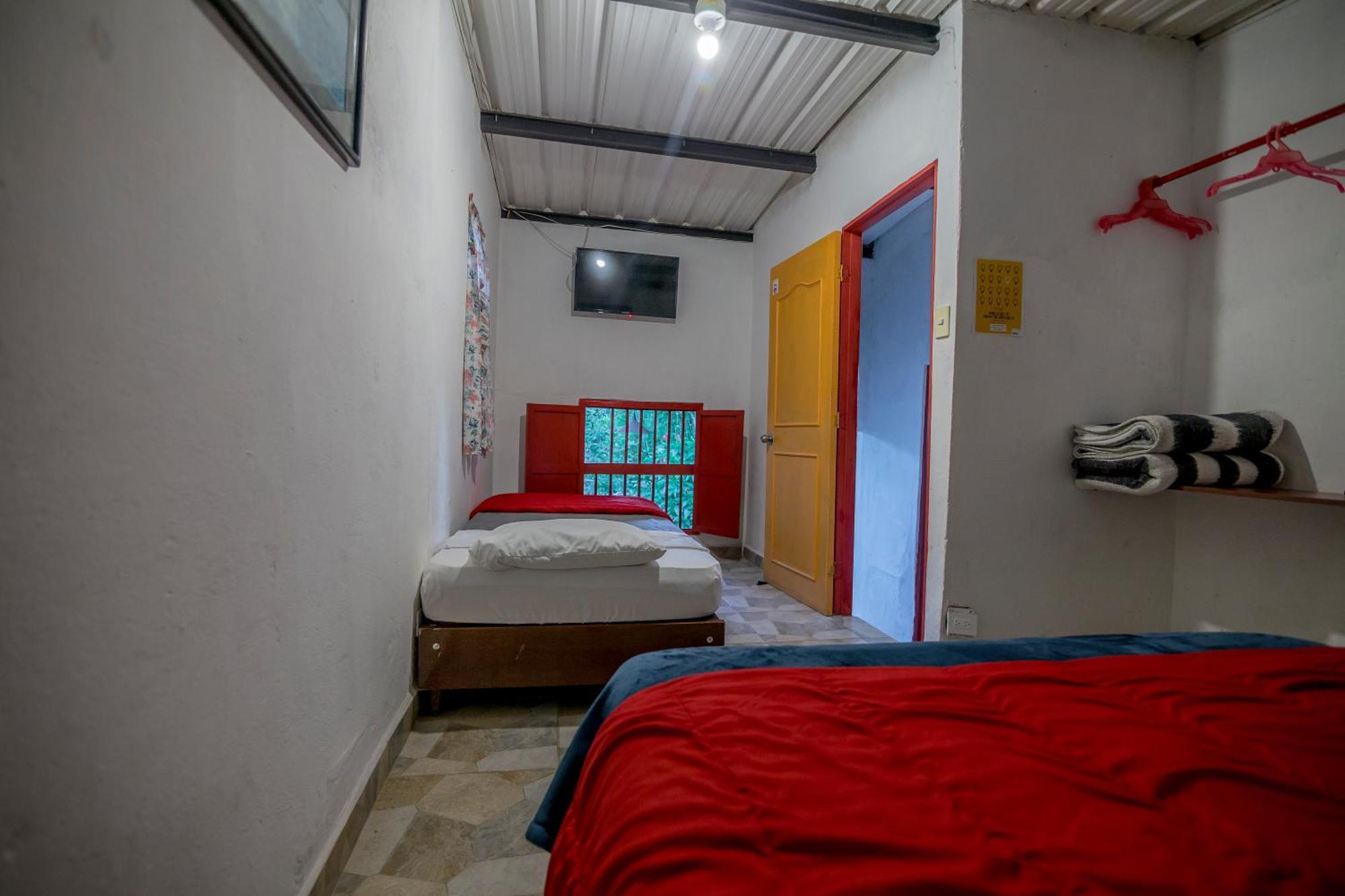 Hotel Marrokos Aeropuerto Jose Maria Cordova 瓜尔内 外观 照片