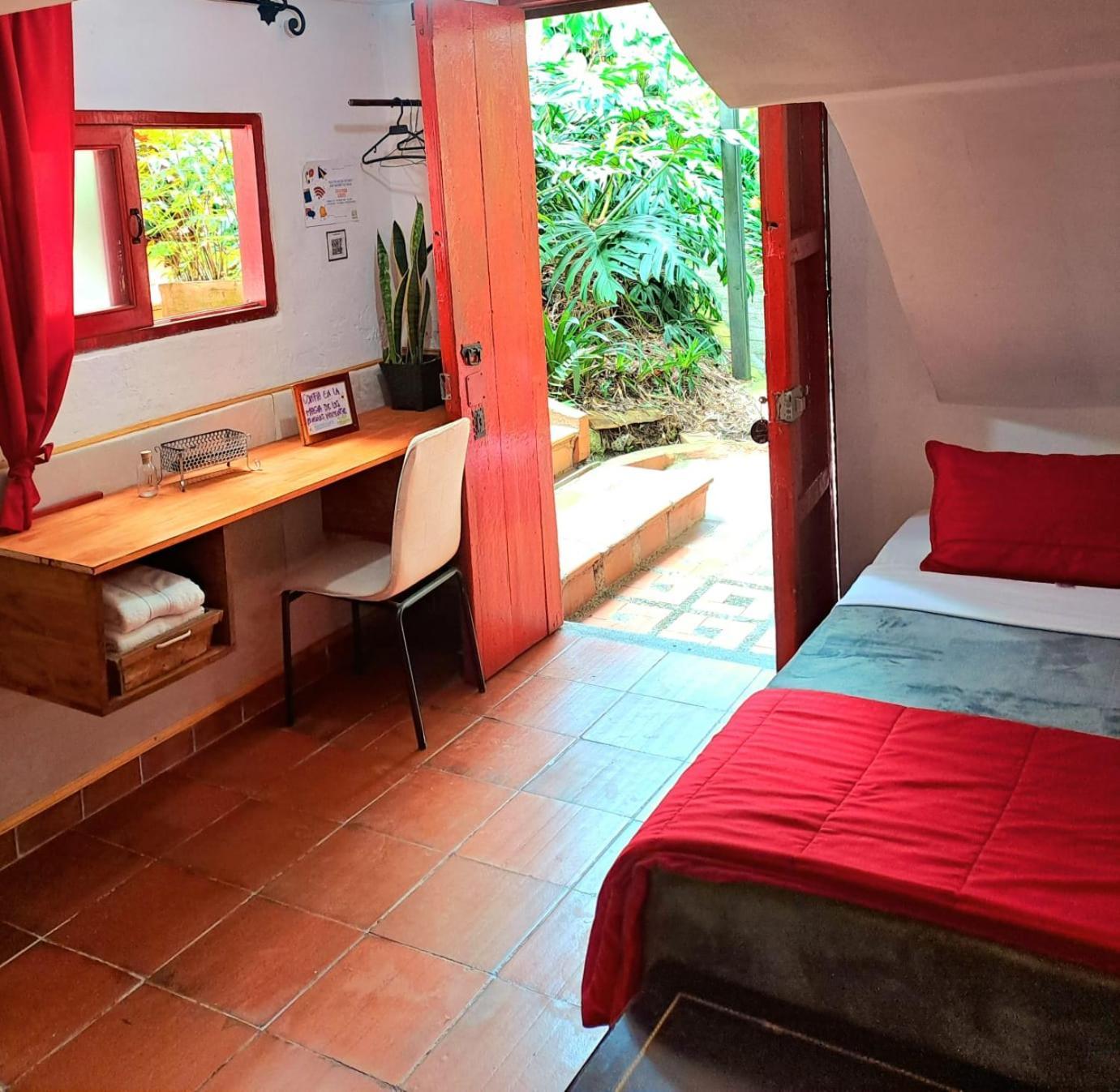 Hotel Marrokos Aeropuerto Jose Maria Cordova 瓜尔内 外观 照片